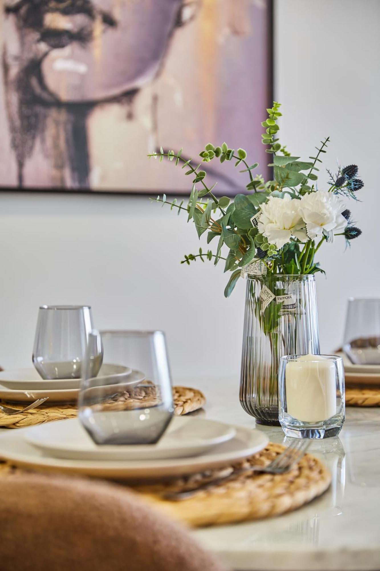 Apartamento Sleek And Modern 2-Bed Unit In Downtown Casa Casa Blanca Exterior foto