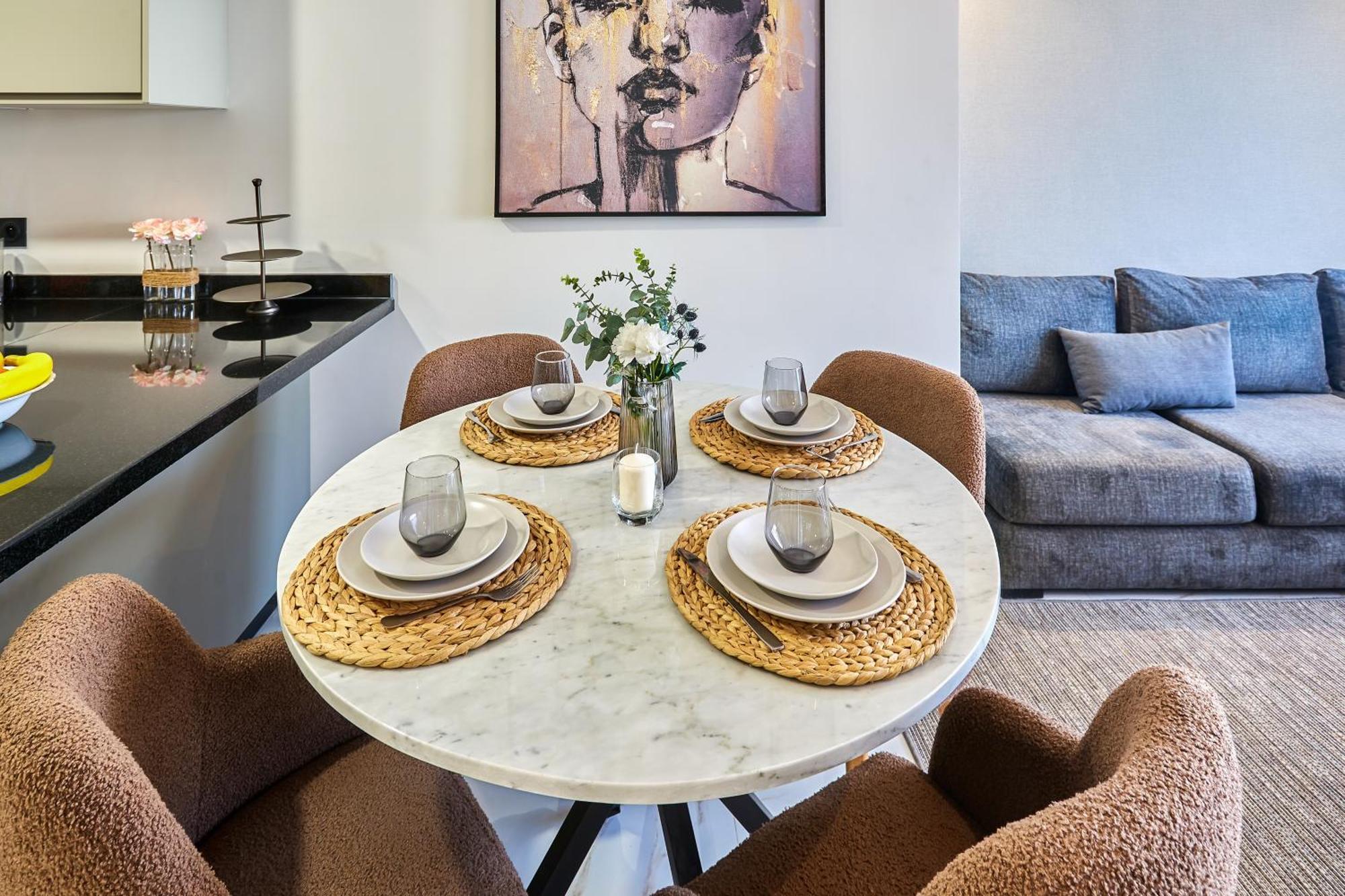 Apartamento Sleek And Modern 2-Bed Unit In Downtown Casa Casa Blanca Exterior foto