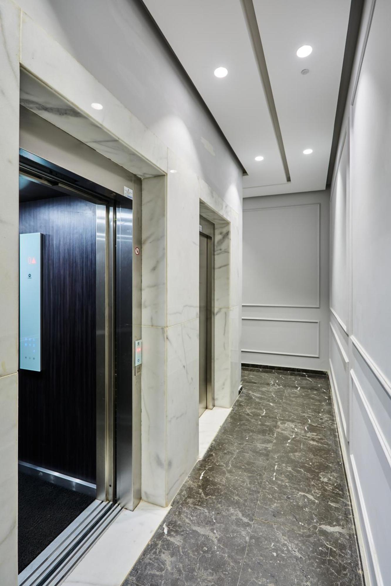 Apartamento Sleek And Modern 2-Bed Unit In Downtown Casa Casa Blanca Exterior foto